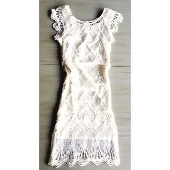 ✨HP✨Off white Crochet Dress✨ - Picture 3 of 3